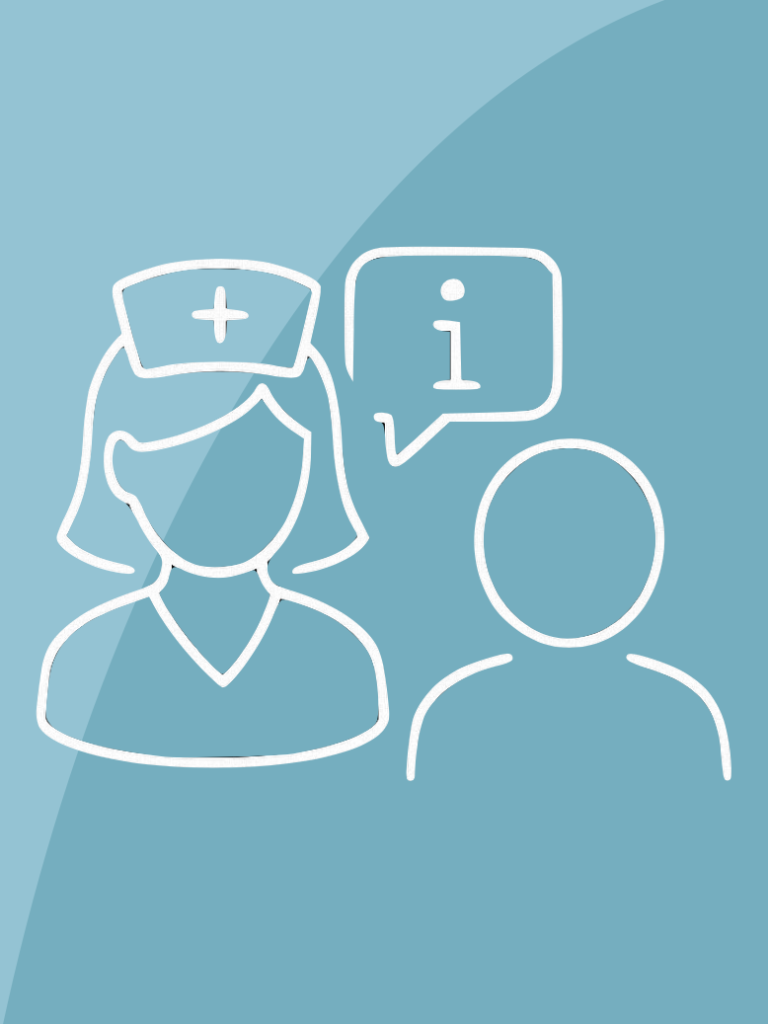 Eine Krankenschwester spricht mit einem Patienten, Informationssymbol im Hintergrund.